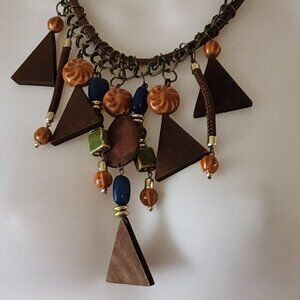 Large bib necklace gold tone stone wood unusual NIP